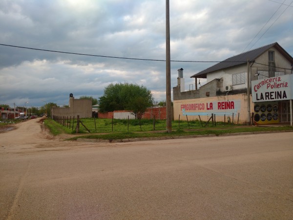 Venta terreno 700 M2 en esquina zona norte.