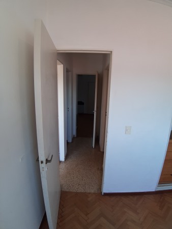 Venta departamento 4 ambientes. Centro.