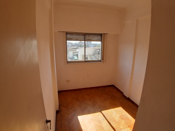 Venta departamento 4 ambientes. Centro.