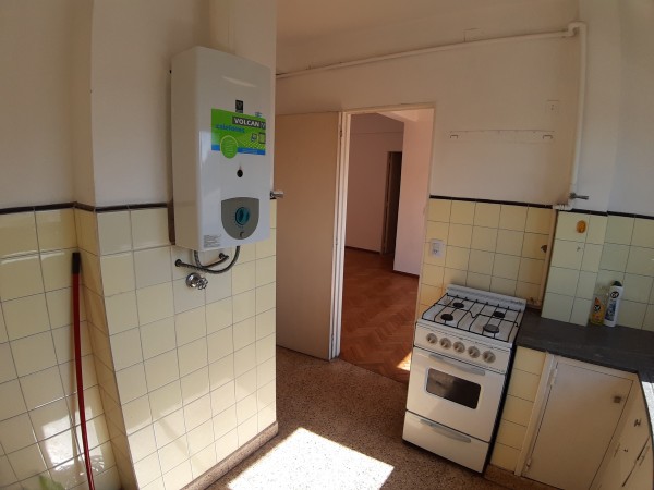 Venta departamento 4 ambientes. Centro.