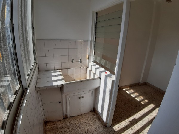 Venta departamento 4 ambientes. Centro.