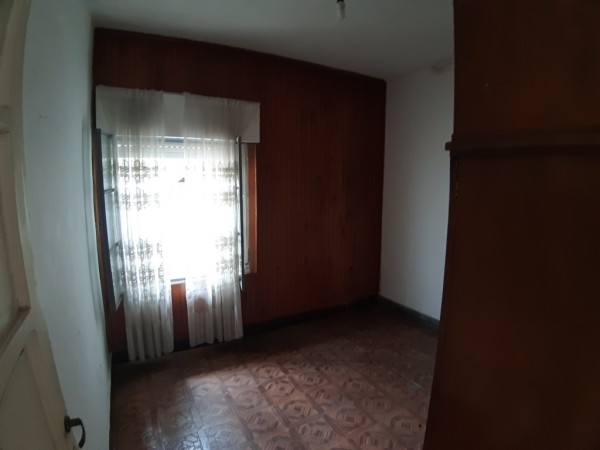 Venta casa con local en esquina.