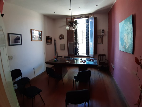 Venta importante casa centrica