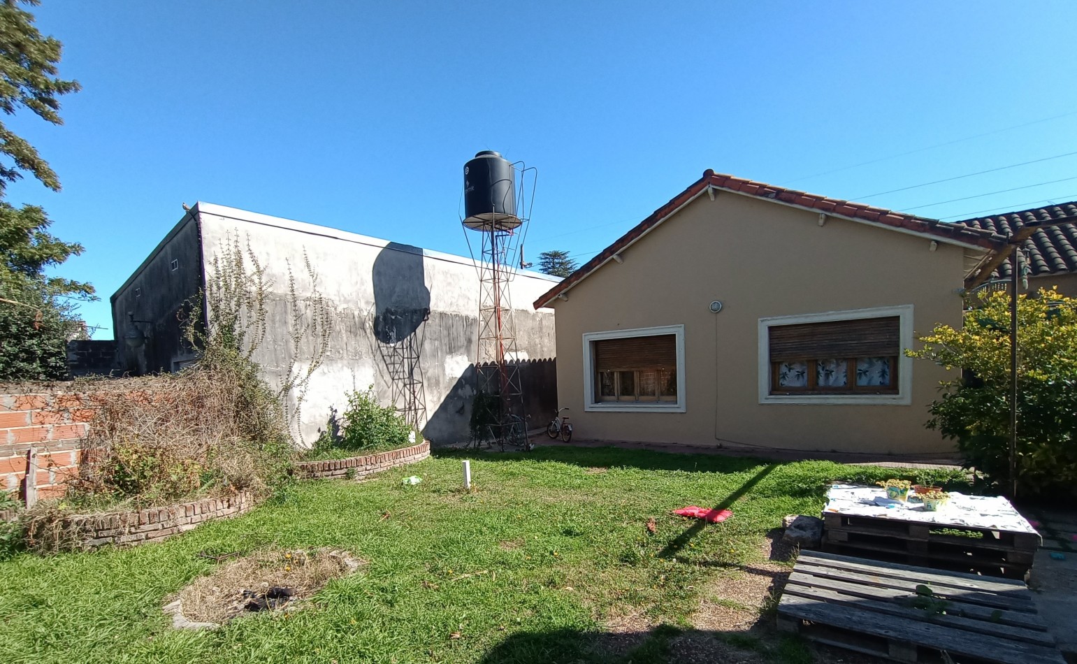 Venta chalet 3 hab. Ingreso a la ciudad