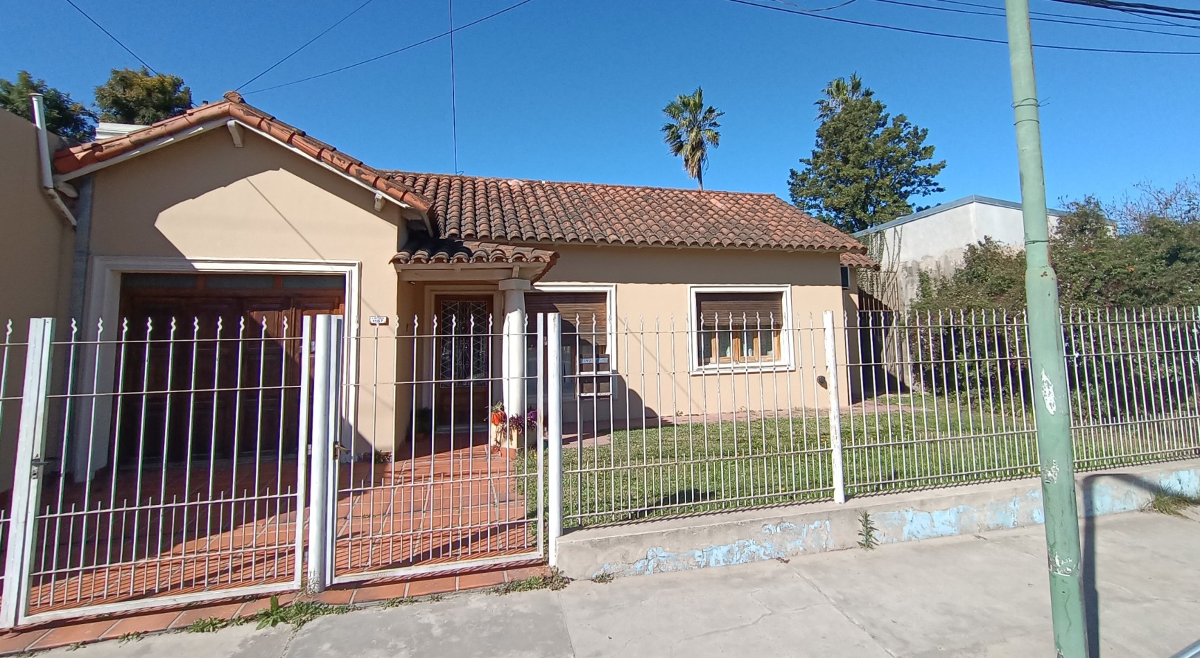 Venta chalet 3 hab. Ingreso a la ciudad