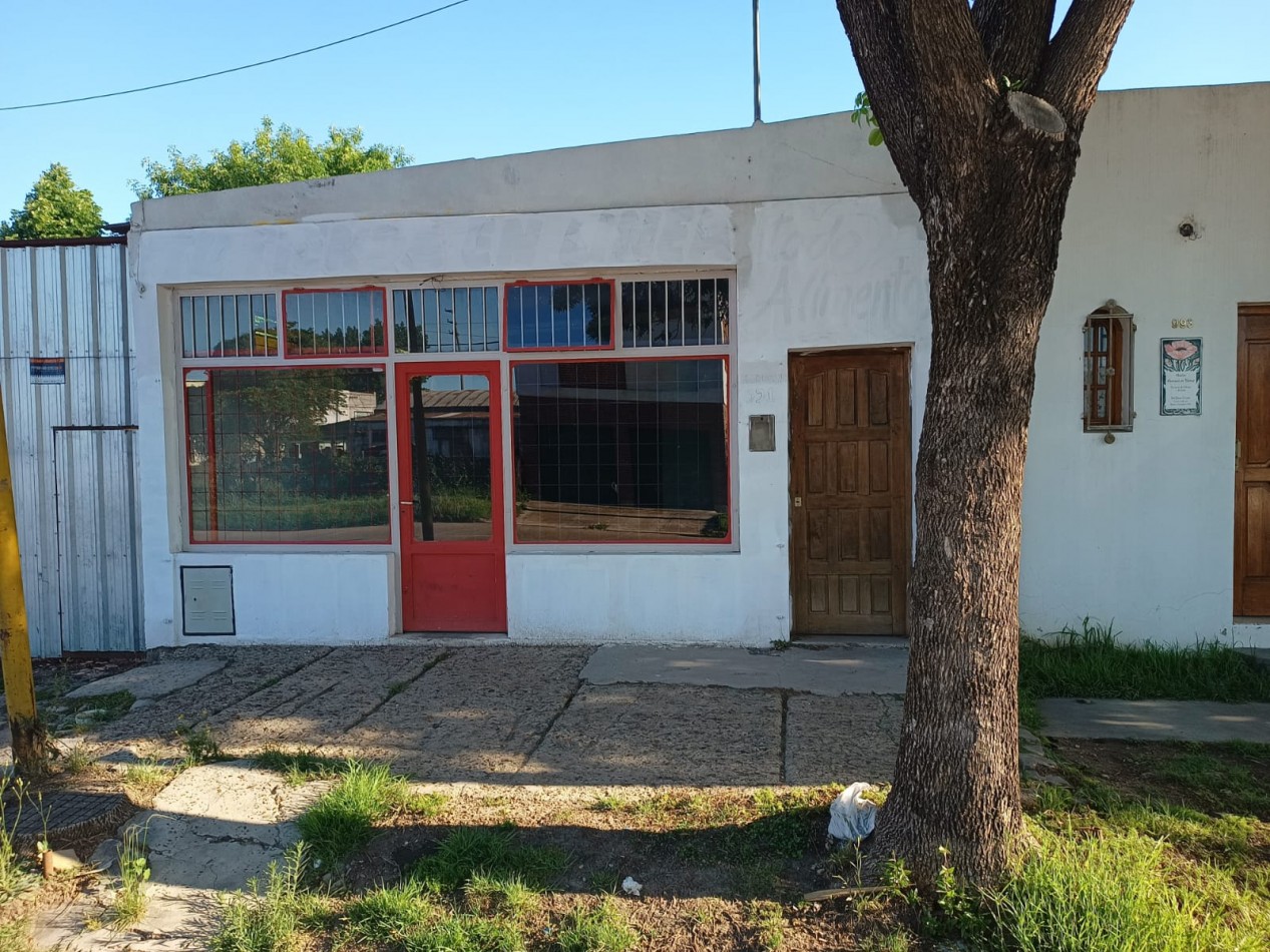 Alquiler Local comercial sobre avenida.