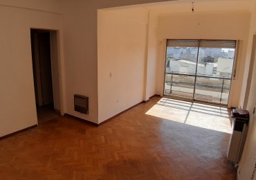 Venta departamento 4 ambientes. Centro.