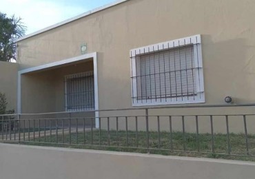 Venta casa dos habitaciones con buen patio.